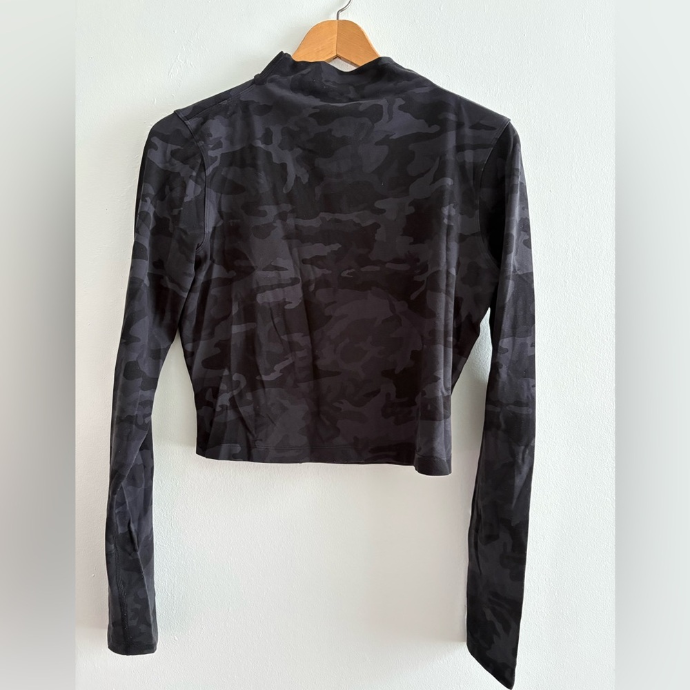 Lululemon Cropped Long Sleeve Top